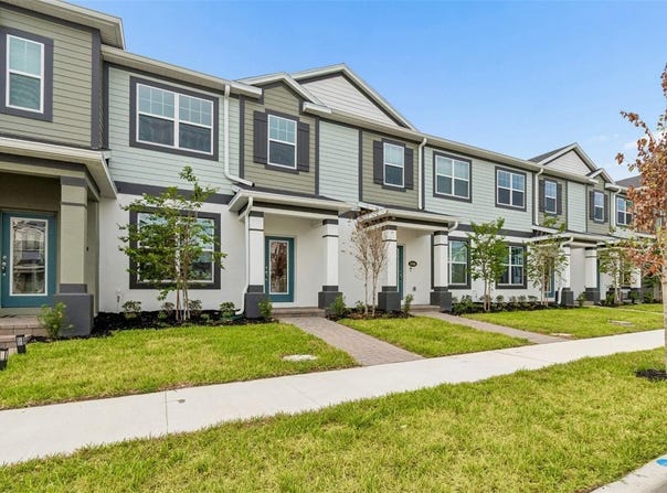 1402 MOUNT ROYAL Drive, ST CLOUD, FL 34771