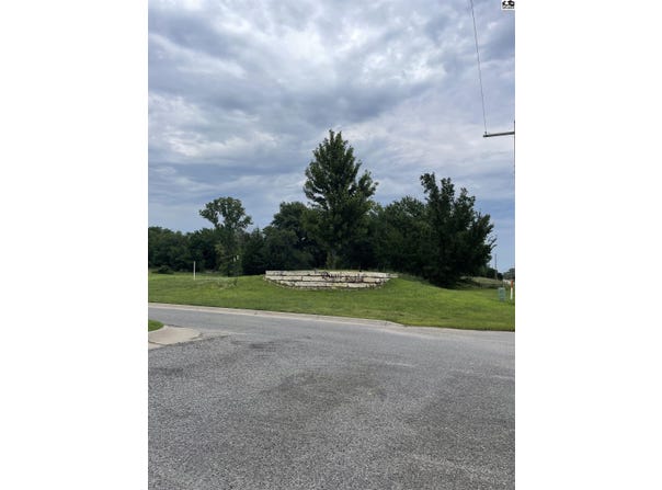 PANORAMA DR, Hutchinson, KS 67502