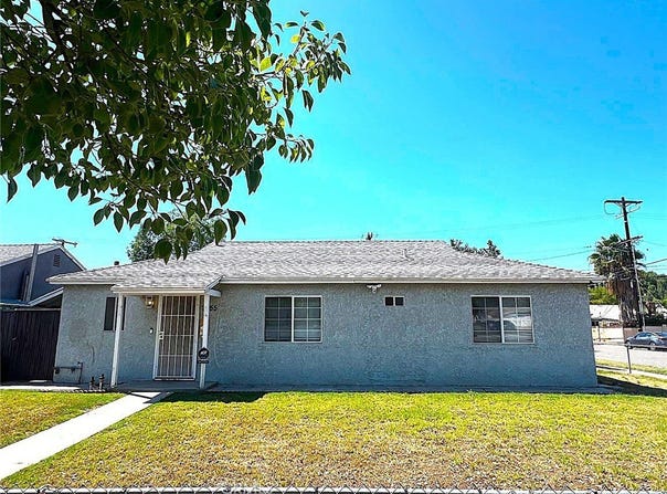 7955 White Oak, Reseda, CA 91335