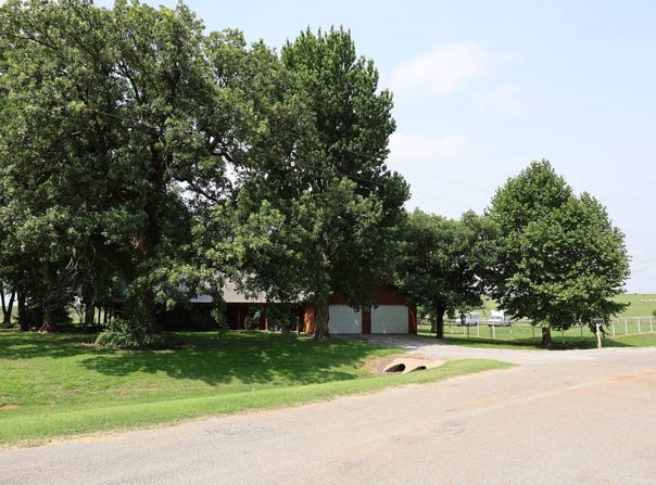 24203 E 1140 Rd, Colony, OK 73021