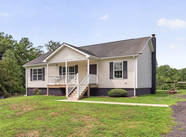 7066 FORTUNE LN, KEENE, VA 22946