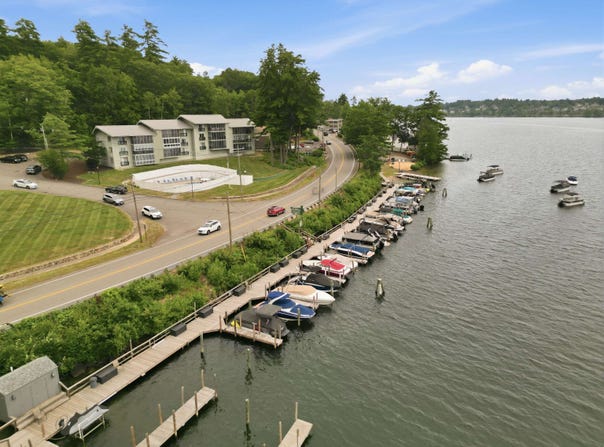 883 Weirs Boulevard, Laconia, NH 03246