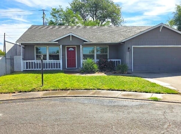 372 Sandi Way, Eagle Point, OR 97524