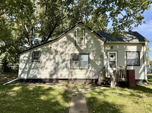 35354 2nd St., Le Mars, IA 51031