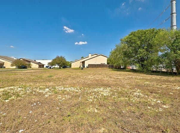 1248 Conway Dr, San Marcos, TX 78666