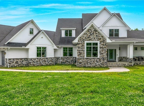 33553 Capel Road, Columbia Station, OH 44028