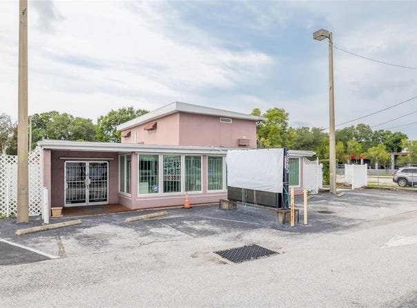 2865 E BAY DRIVE, LARGO, FL 33771