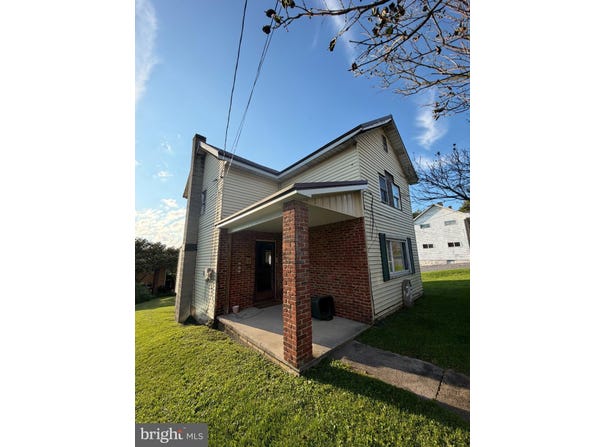 925 MAIN Street, LILLY, PA 15938