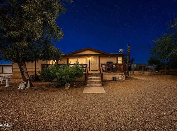 880 E 4TH Avenue, Apache Junction, AZ 85119