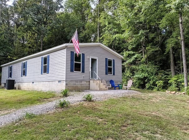 14 Grand Pierre Rd, Golconda, IL 62938
