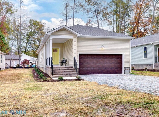 3557 ODI St, West Point, VA 23181