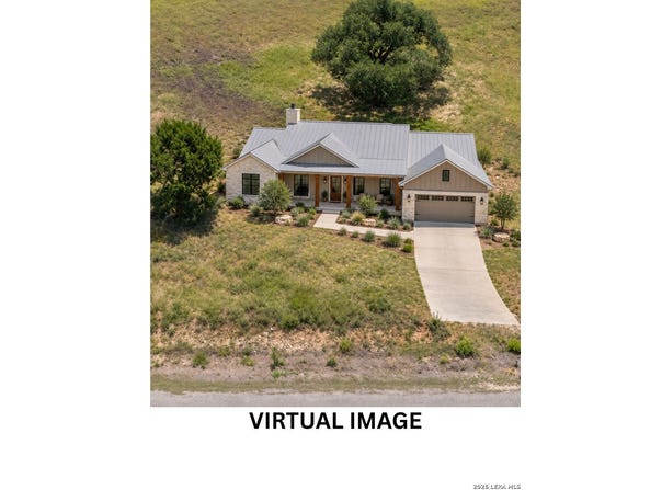 111 Peter Kleid Loop, Blanco, TX 78606