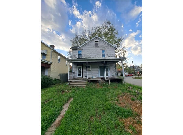 1828 4th Ave, Beaver Falls, PA 15010