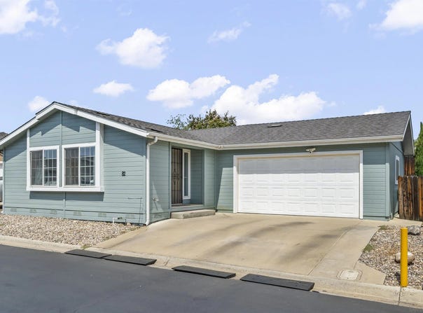 15935 Spring Oaks Rd, El Cajon, CA 92021