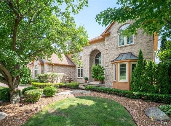 2935 Ivy Hill Drive, Commerce Twp, MI 48382