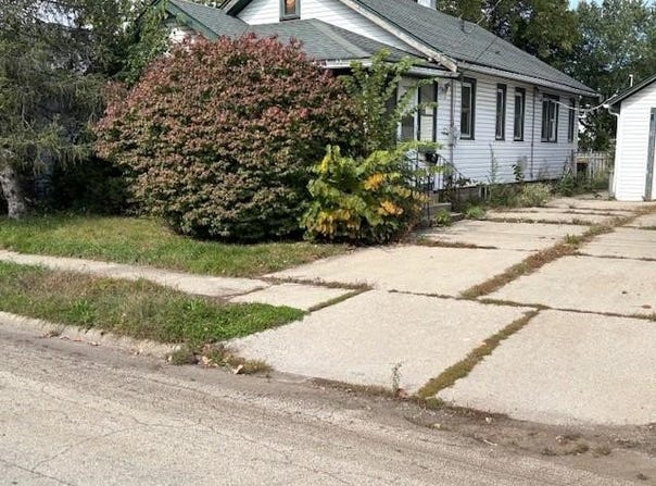 1913 Vernon Street, ROCKFORD, IL 61103