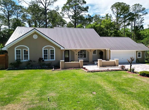 8 Apalachee St, Apalachicola, FL 32320