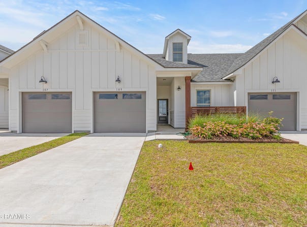 109 Maplebrook Way, Youngsville, LA 70592