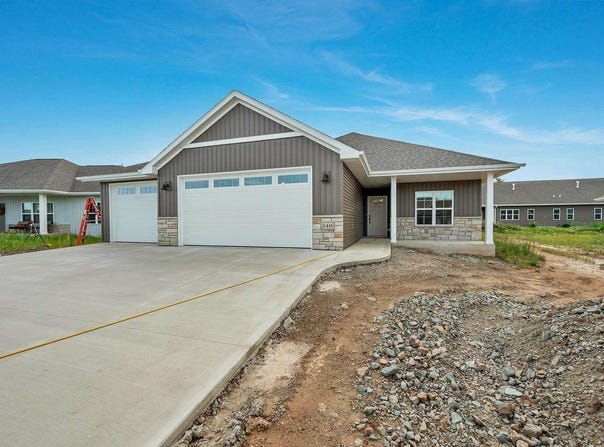 2411 Whispering Wind Lane, Howard, WI 54303