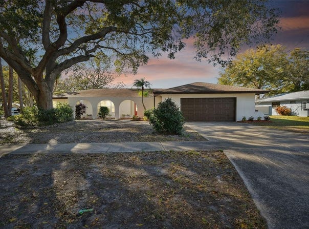 570 CASLER AVENUE, CLEARWATER, FL 33755