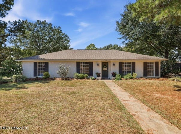 7105 Edgewater Drive, Ridgeland, MS 39157