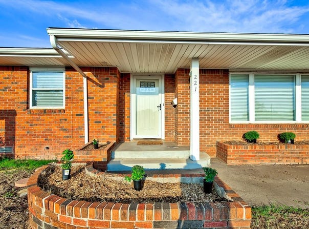 221 N 12th, Fairview, OK 73737