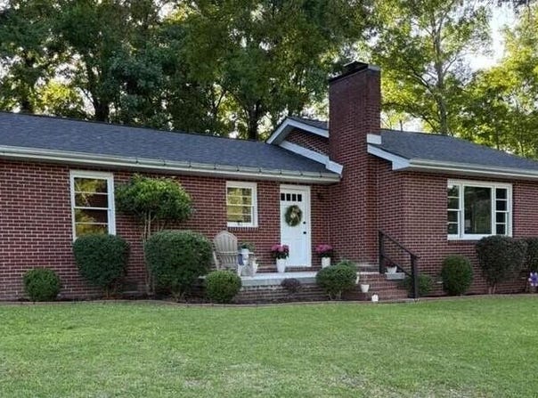 106 Moore St, Abbeville, SC 29620