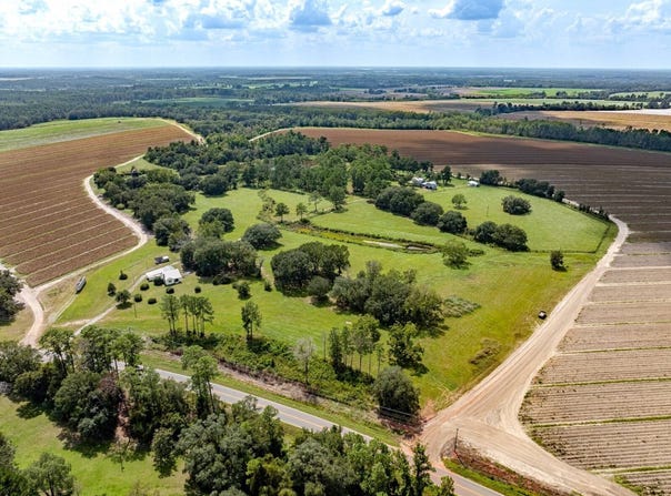 1050 CM Chafin Road, Moultrie, GA 31771