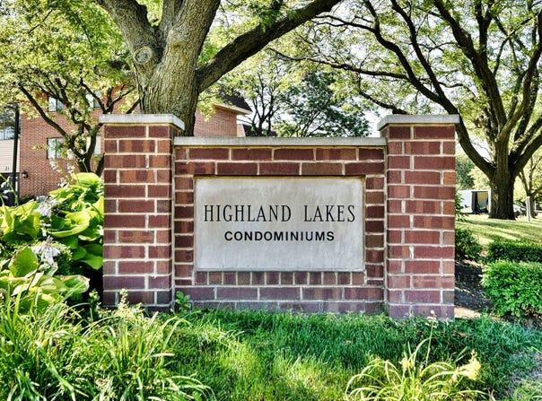 41 E JANATA Boulevard, Lombard, IL 60148