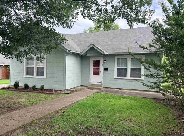 108 E 5Th St, Fordyce, AR 71742