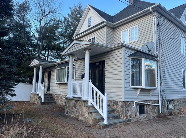 217 Lincoln Avenue, Rockville Centre, NY 11570