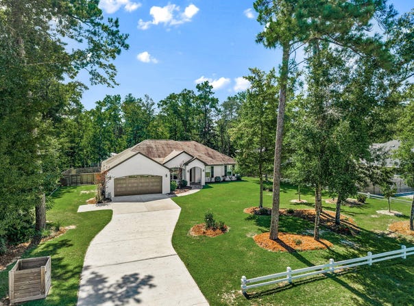 184 Magnolia Drive, Freeport, FL 32439