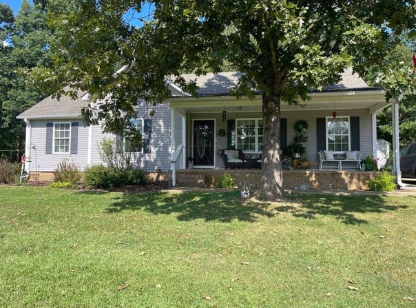 190 AMELIA BREANN Dr, Selmer, TN 38375-3293