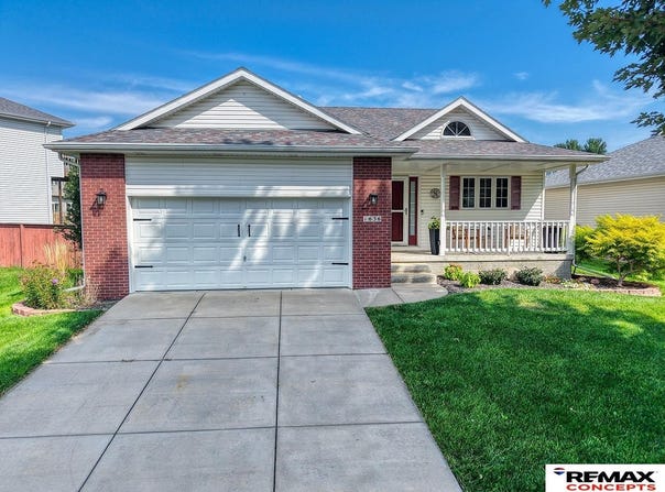 1636 Blackhawk Drive, Lincoln, NE 68521