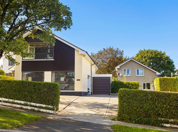 19 Cornelscourt Hill Road, Dublin 18, D18 Y8W2