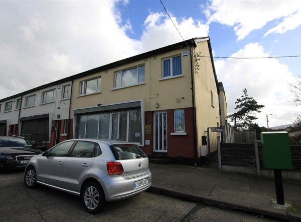 32 Dale Road, Dublin 18, A94 V6F2