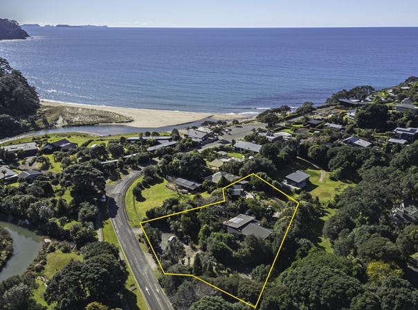 8 Pye Place, Hot Water Beach, Thames-Coromandel