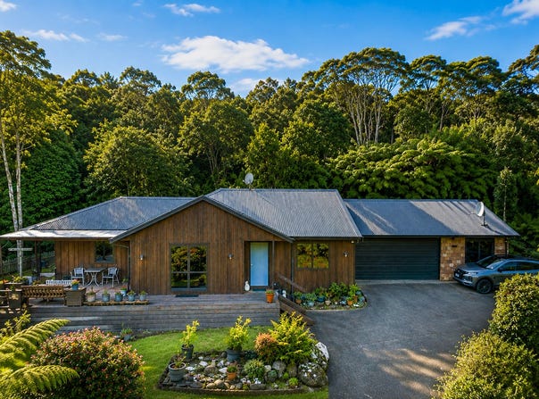125 Stoney Creek Drive, Waitakere, Waitakere City
