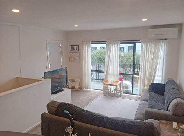4/18 Airborne Road, Rosedale, North Shore City