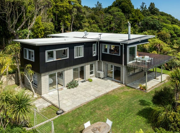 296 Piha Road, Piha, Waitakere City