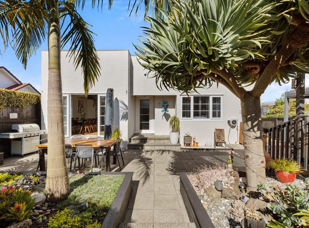 1/82 Ridge Road, Howick, Manukau City