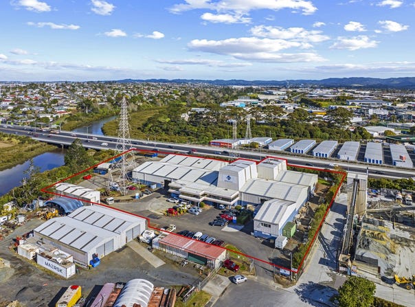 82 The Concourse, Henderson, Waitakere City