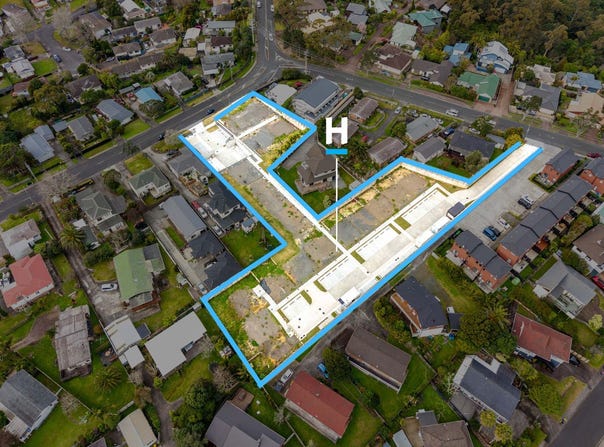 101 and 103 Awaroa Road, and 9 and 11 Sunhill Road, Sunnyval 9 & 11 Sunhill Road and 101 & 103 Awaroa Road, Sunnyvale, Waitakere City