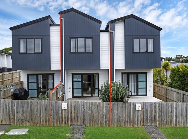 2/112 Moore Street, Howick, Manukau City