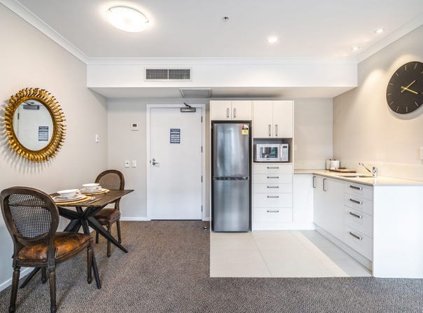 11 Commodore Drive, Lynfield, Auckland City
