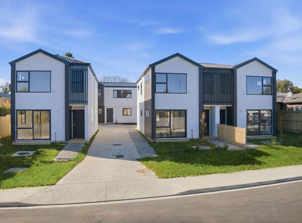 2/3 Gill Avenue, Te Atatu Peninsula, Waitakere City