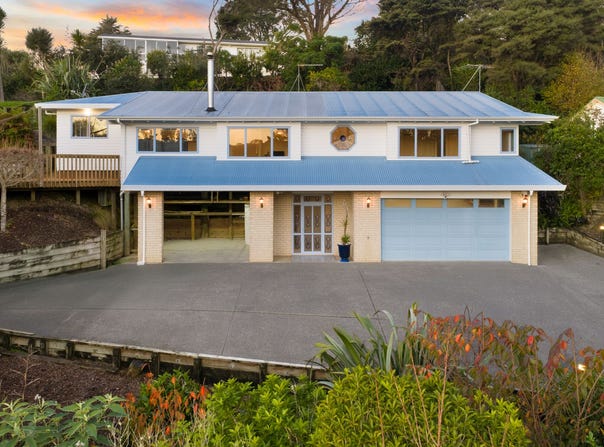 105 Waitakere Road, Waitakere, Waitakere City