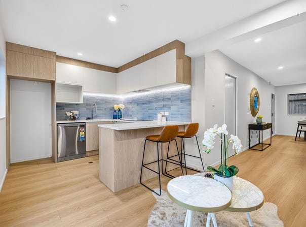 6/114 Don Buck Road, Massey, Waitakere City