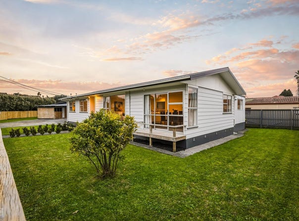 35a Beach Road, Te Atatu Peninsula, Waitakere City