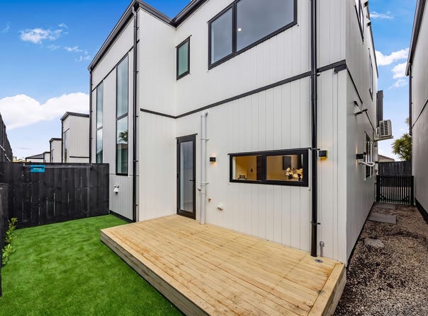 4/10 Vincent Street, Howick, Manukau City